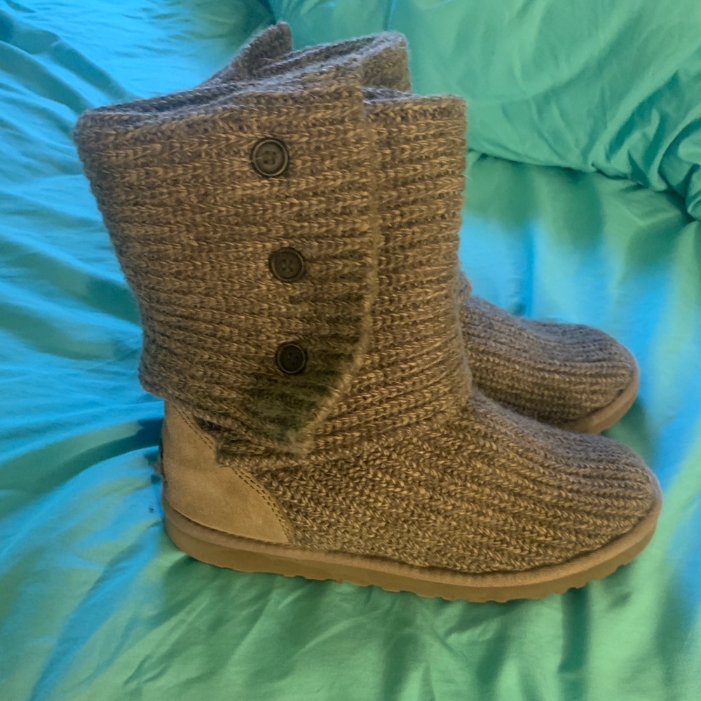 Uggs - Picture 3 of 4